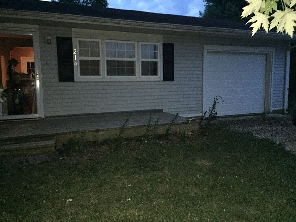 1st image of 210 W Carolyn St