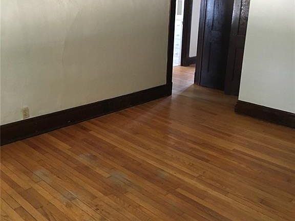 5th image of 1926 E Ocean View Ave APT A