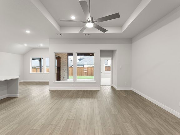 3rd image of 14418 Mietner St