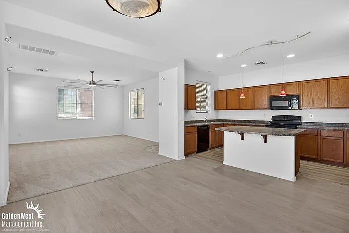 7117 S 7th Ln — Photo 4