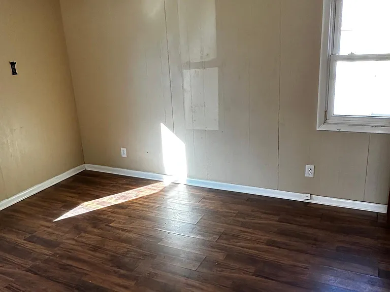 1252 Pine St — Photo 9