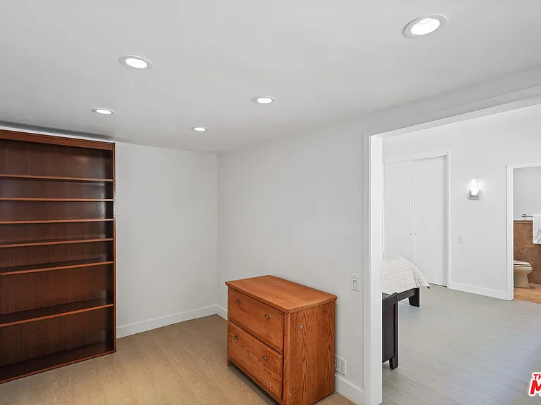 18101 Coastline Dr — Photo 24