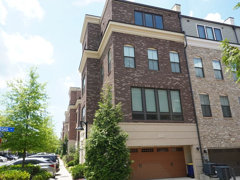 515 Riversail Ln — Photo 3