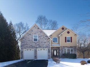 3932 Trayer Ln, Mechanicsburg, PA 17050