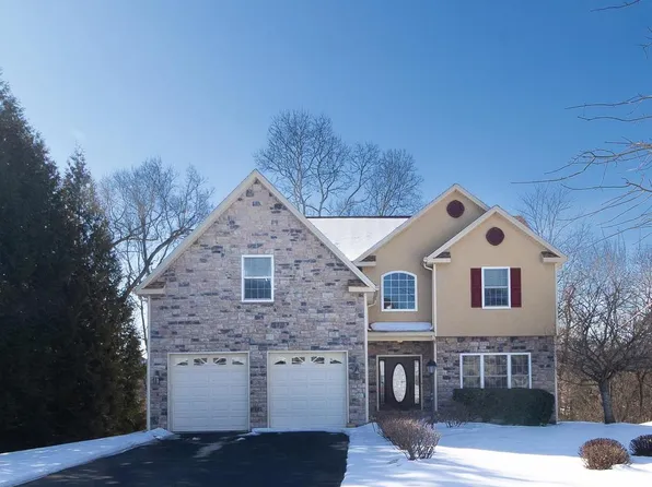 3932 Trayer Ln, Mechanicsburg, PA 17050