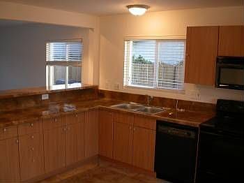 3rd image of 254 Treewood St