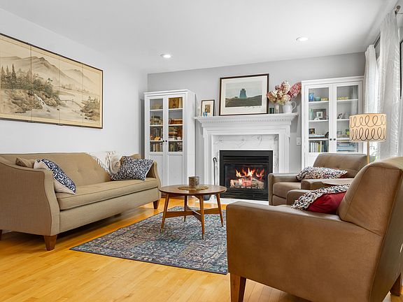 4th image of 20 Forest Glen Drive