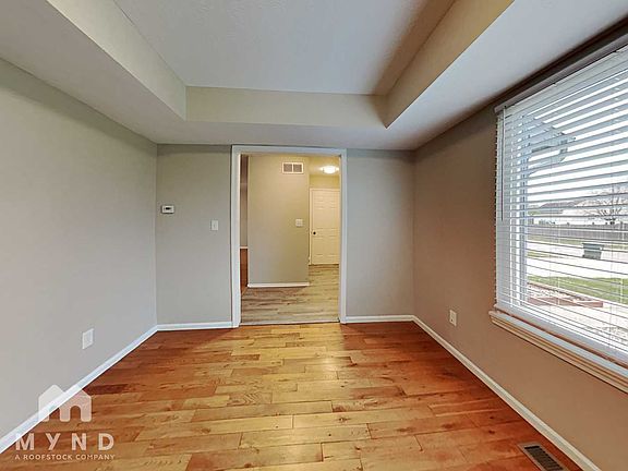 2nd image of 105 W Carolina St