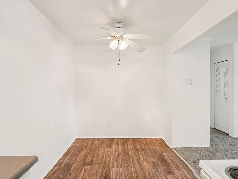 Outer Drive Manor Apartments — Photo 61