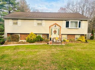 38 Scotland Rd, Chestnut Ridge, NY 10977