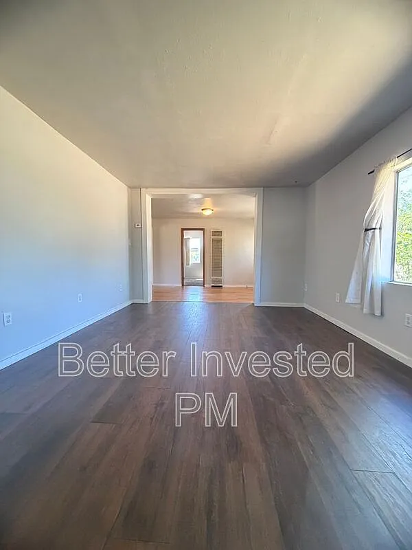 3 bed, 1.0 bath, 1100 sqft, $1,950 — Photo 4