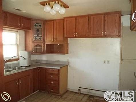 5-Kitchen View 2.JPG