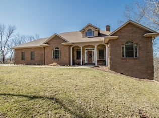 6235 S Old Village Rd, Columbia, MO 65203