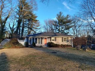 2 Oak St, Plainfield, CT 06374