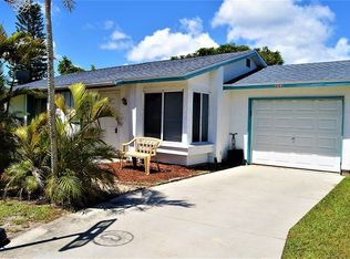 2122 SE Rainier Rd, Pt Saint Lucie, FL 34953