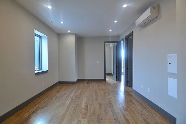 Rented by Hagstrom Management Inc | media 35