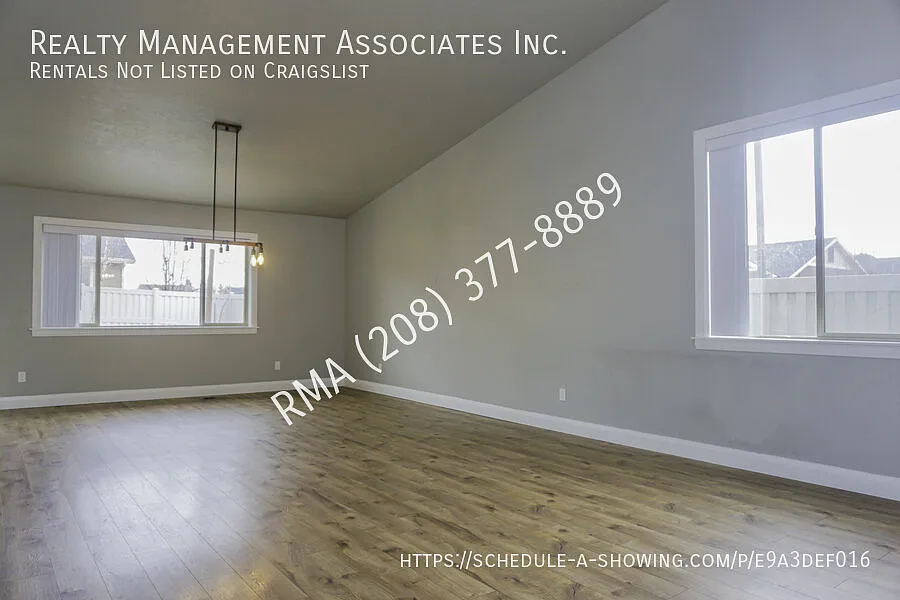 Adorable 3 Bedroom Home in West Meridian~ W McMillian & N Black Cat Rd — Photo 2