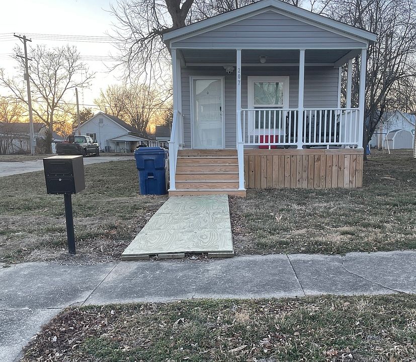 1st image of 207 5th St