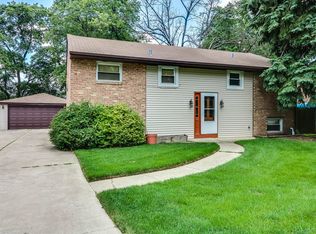 144 S Pinecrest Rd, Bolingbrook, IL 60440
