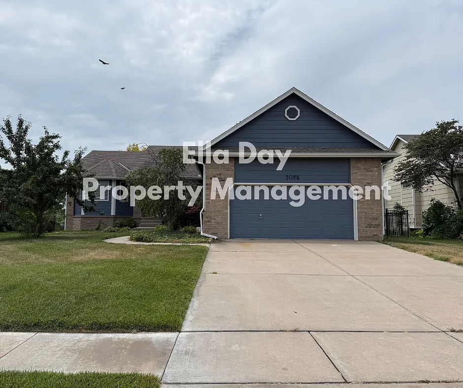 5 bed, 2268 sqft, $2,500 — Photo 1