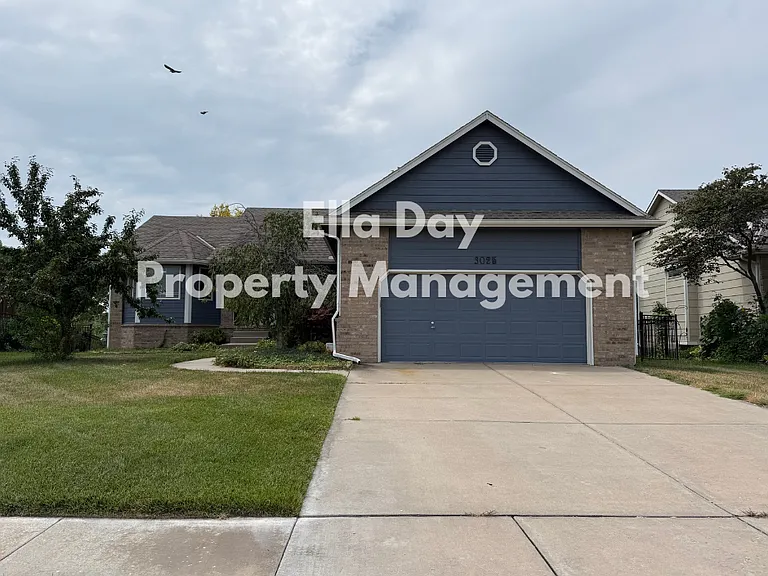 3025 N Triple Creek Dr — Photo 1