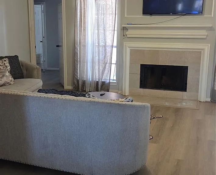 15407 Chestnut Falls Dr — Photo 2