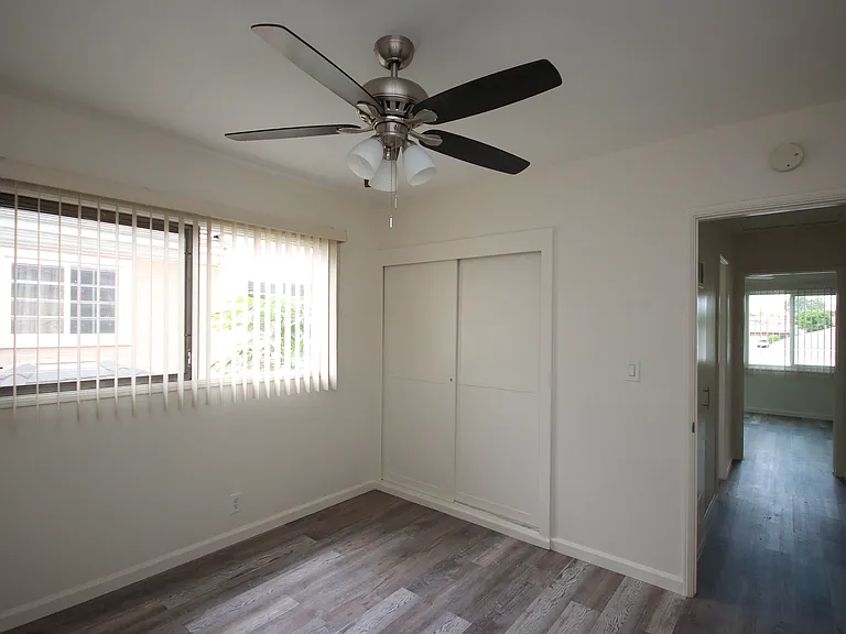 207 S 3rd Ave #7 — Photo 16