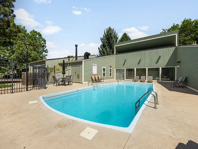 512 E Monroe Dr #D416 — Photo 13