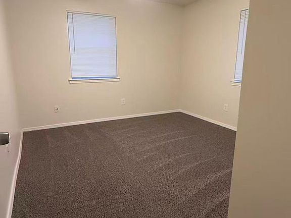 5th image of 552 Trout St