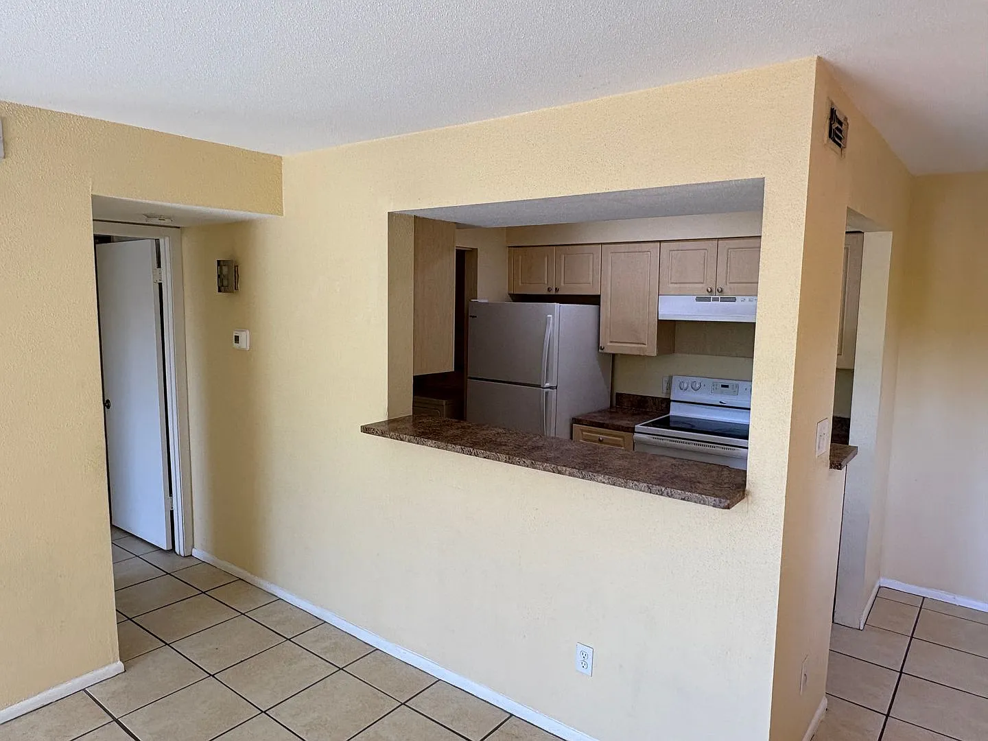 Available Now 1/1 Condo For Rent In Fort Myers — Photo 1