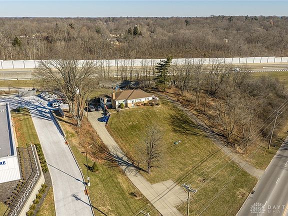 2nd image of 704 W Galbraith Rd