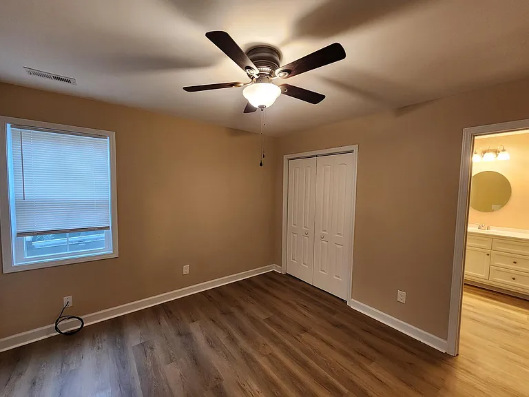 205 E Brown St — Photo 6