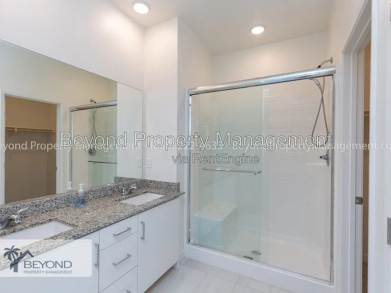 5461 Seacliff Pl #72 — Photo 12