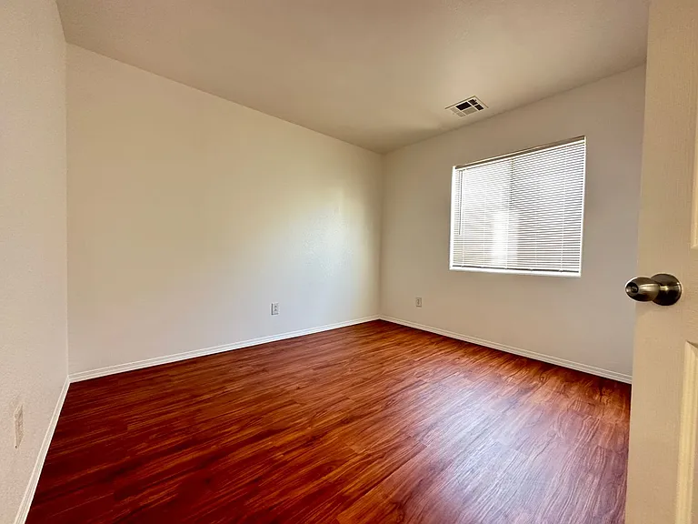 10541 Kivas Ct — Photo 14