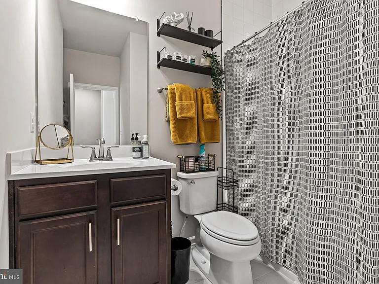 7709 Presidential Pkwy — Photo 23