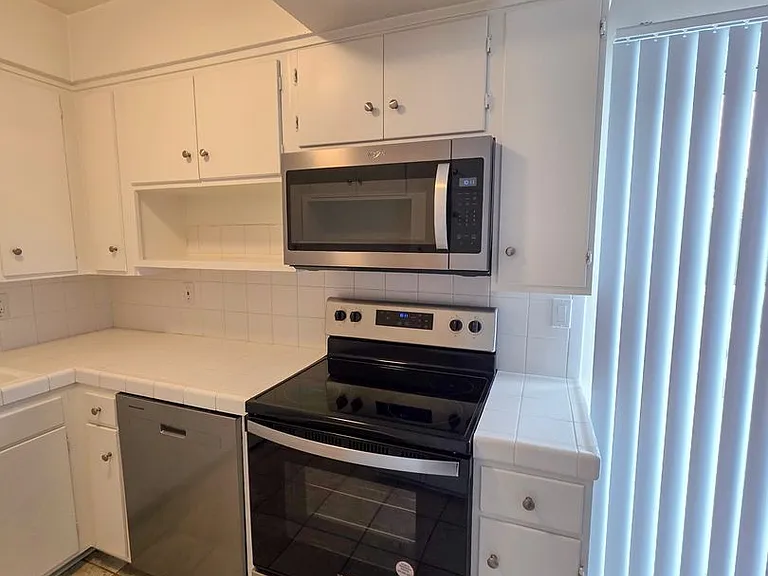 3505 Emerald St — Photo 9