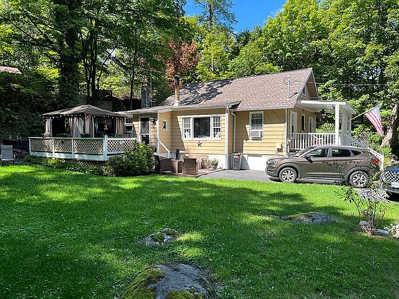 2nd image of 2031 Maple Ave