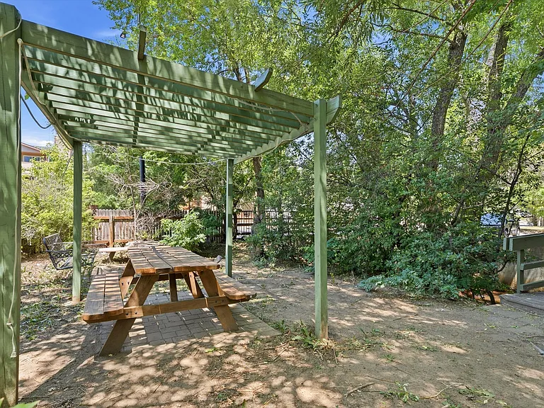 1920 Canyon — Photo 4