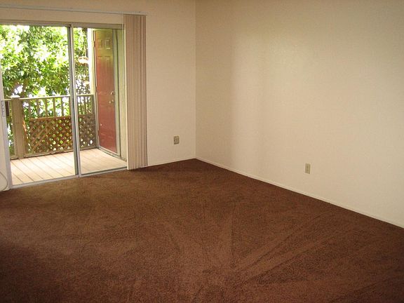 2nd image of 830 Illinois St APT 3