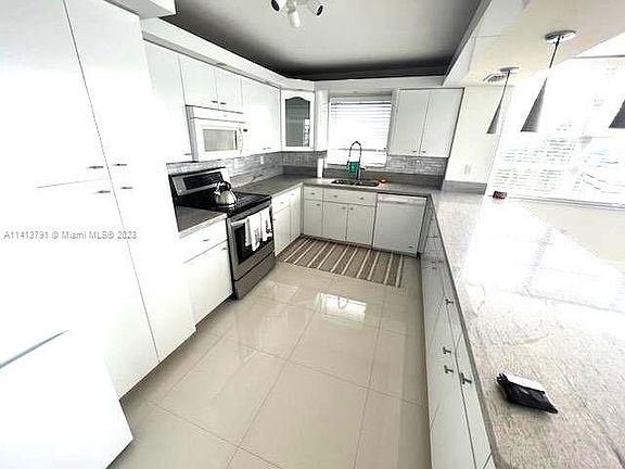 5th image of 2780 NE 183rd St APT 1101