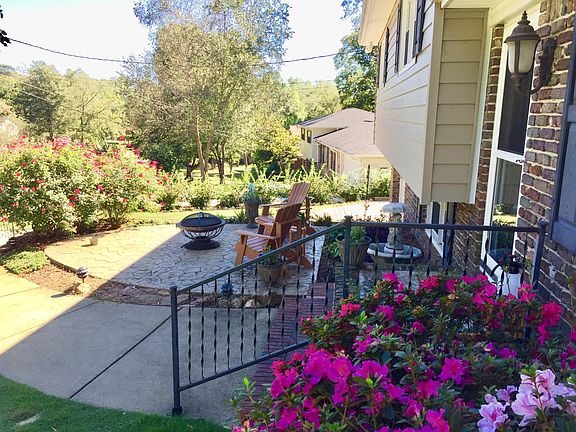 3rd image of 1109 Regent Dr