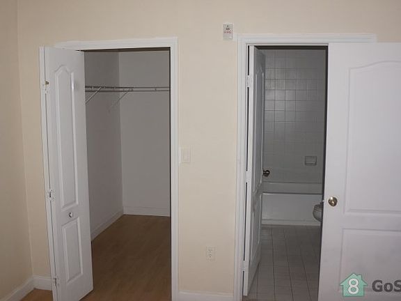 5th image of 2731 SE 17th Ave Unit 103