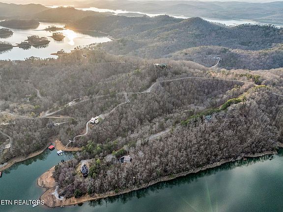 21st image of 31 Ridgeland Dr