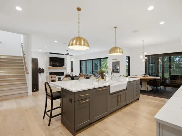 4937 Championship Cir, Waunakee, WI 53597