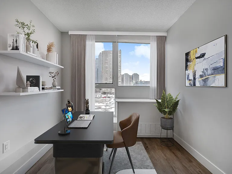 350 Queens Quay W — Photo 6