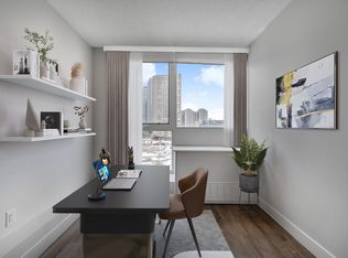 350 Queens Quay West, Toronto, ON M5V 3A7