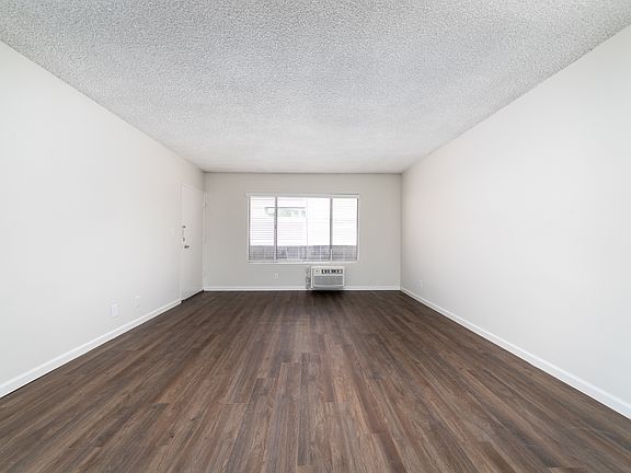 5th image of 10820 Morrison St APT 3