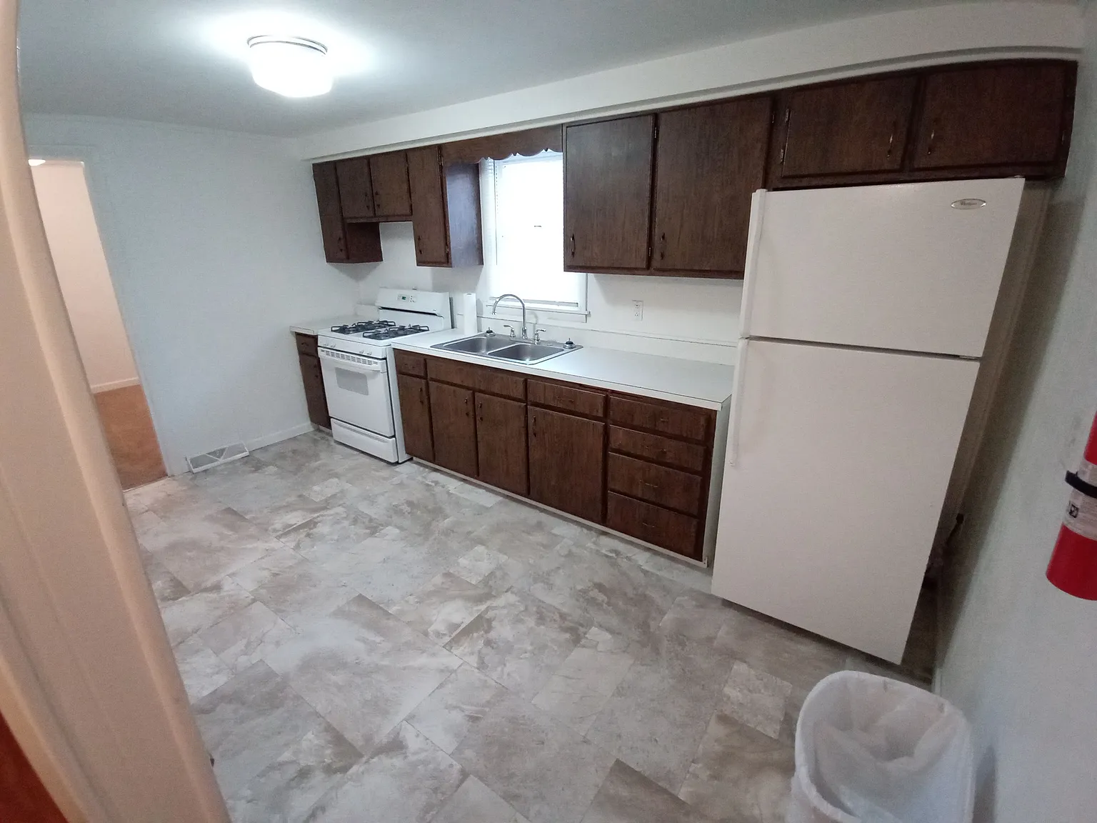 2 bed, $800 — Photo 1