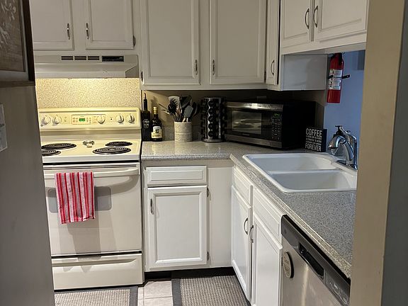 Kitchen - view from hallway by door