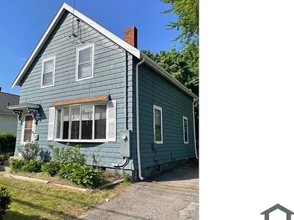 97 Baker St, West Roxbury, MA 02132